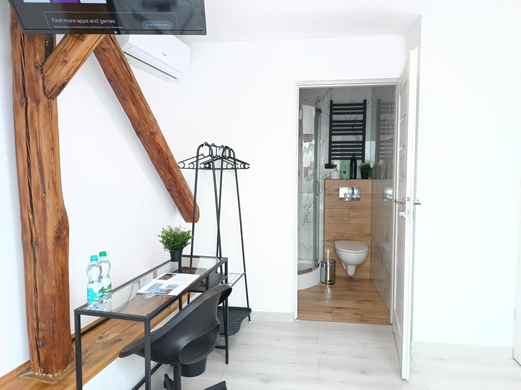 Double Room Private Bathroom